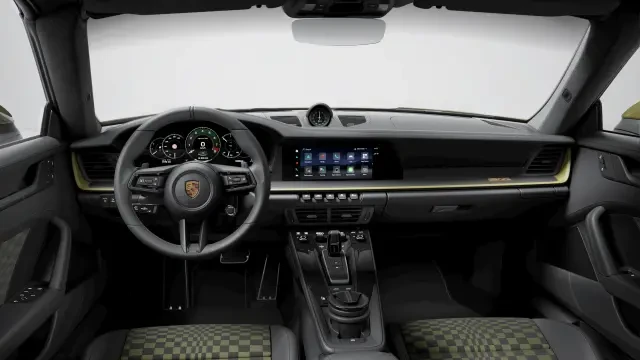 2026 Porsche 911 - Image 30 of 31