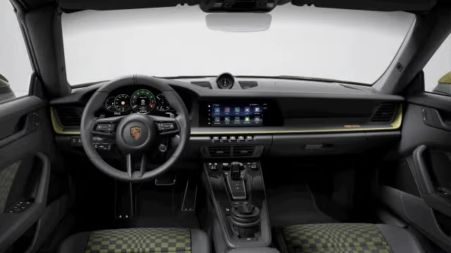 2026 Porsche 911 - Image 26 of 31