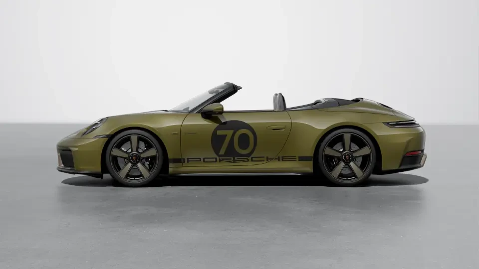 2026 Porsche 911 - Image 15 of 31
