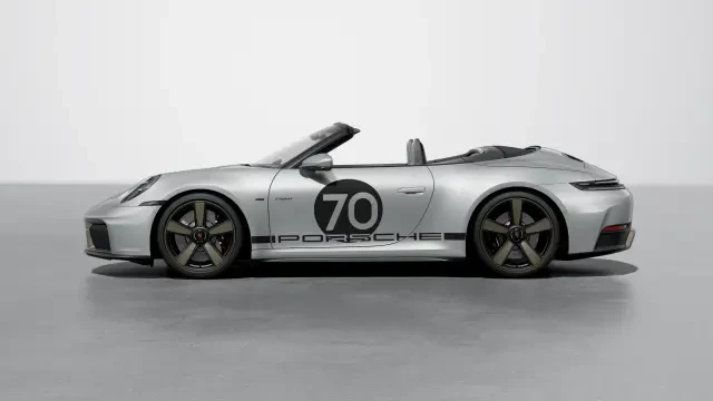 2026 Porsche 911 - Image 14 of 30