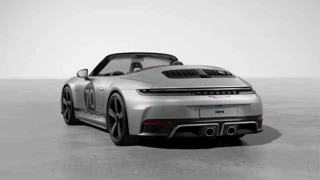 2026 Porsche 911 - Image 18 of 30