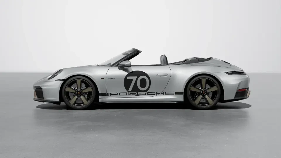 2026 Porsche 911 - Image 15 of 30