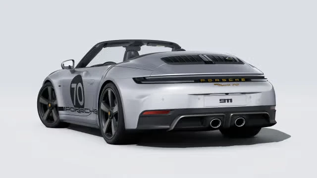 2026 Porsche 911 - Image 18 of 30