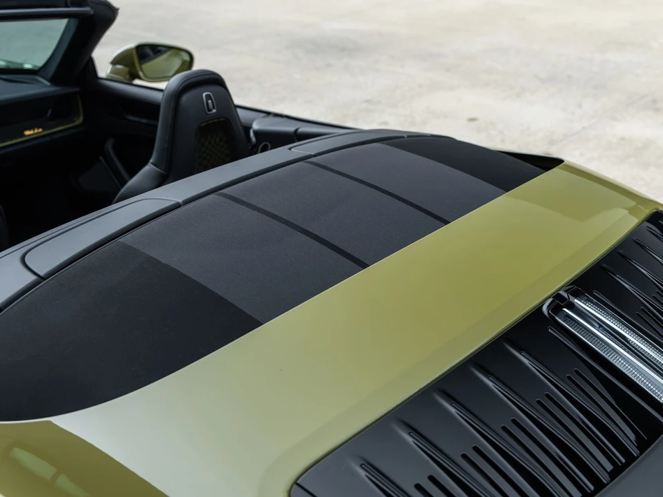 2026 Porsche 911 - Image 28 of 31
