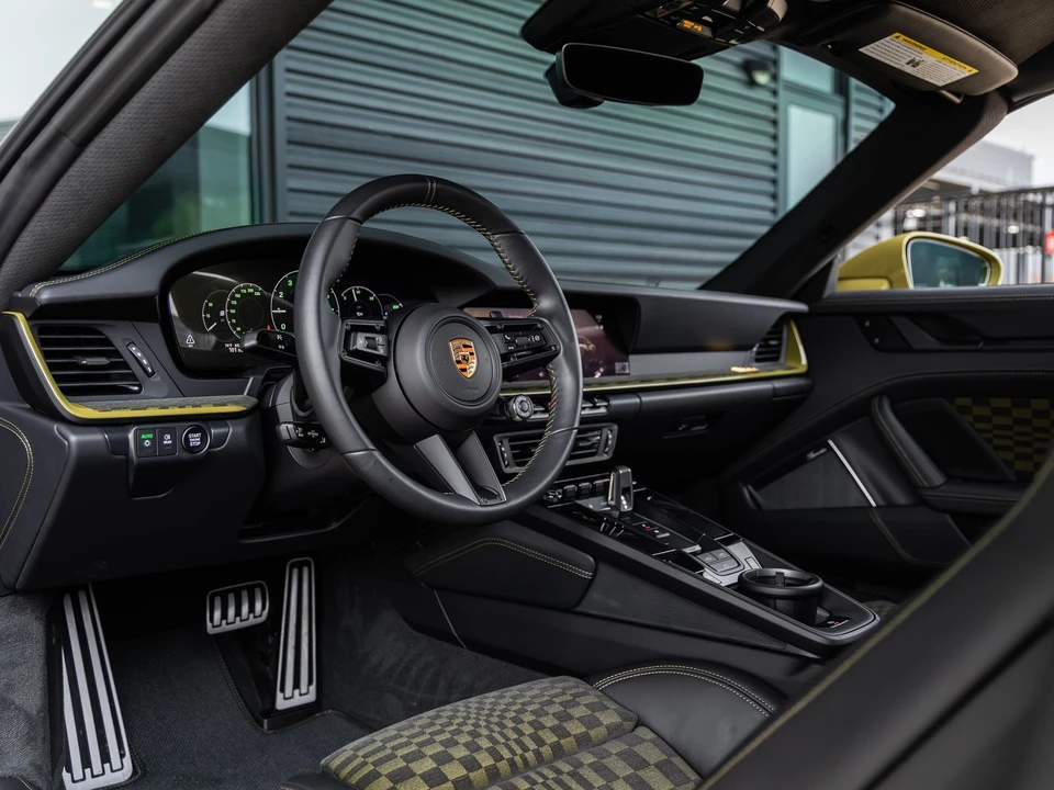 2026 Porsche 911 - Image 4 of 31