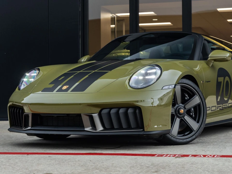 2026 Porsche 911 - Image 7 of 31