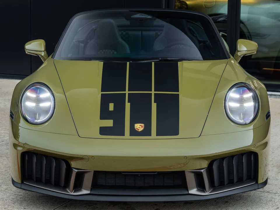 2026 Porsche 911 - Image 8 of 31