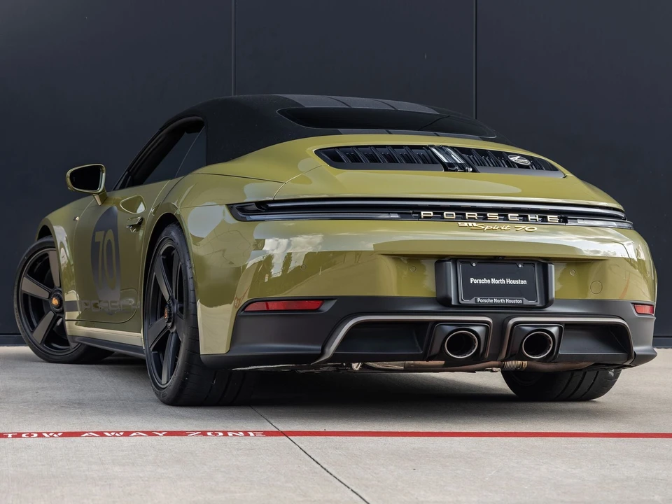 2026 Porsche 911 - Image 11 of 31