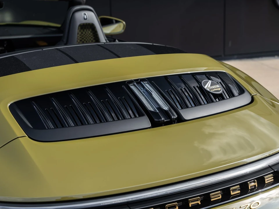 2026 Porsche 911 - Image 18 of 31