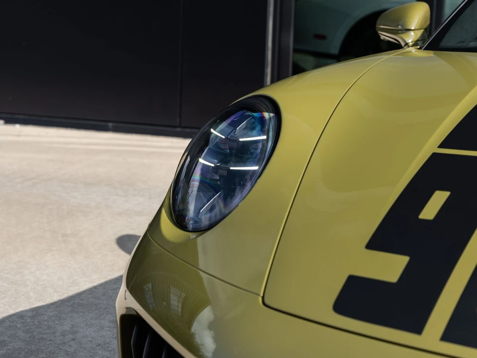 2026 Porsche 911 - Image 27 of 31