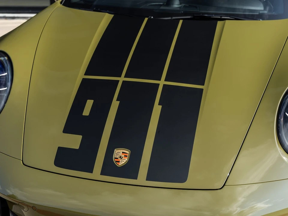 2026 Porsche 911 - Image 28 of 31