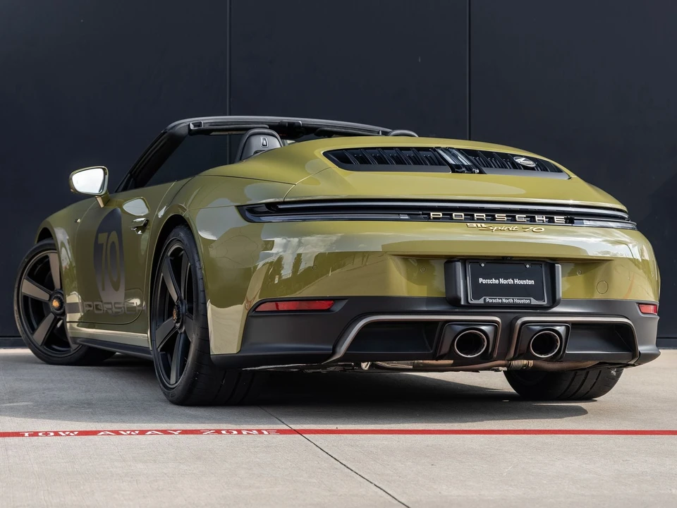 2026 Porsche 911 - Image 3 of 31