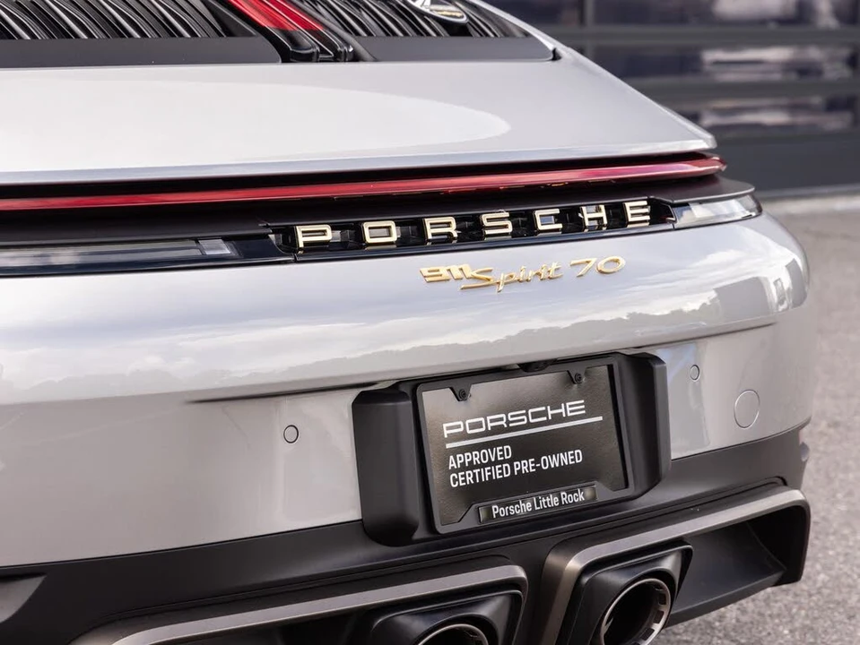 2026 Porsche 911 - Image 13 of 31