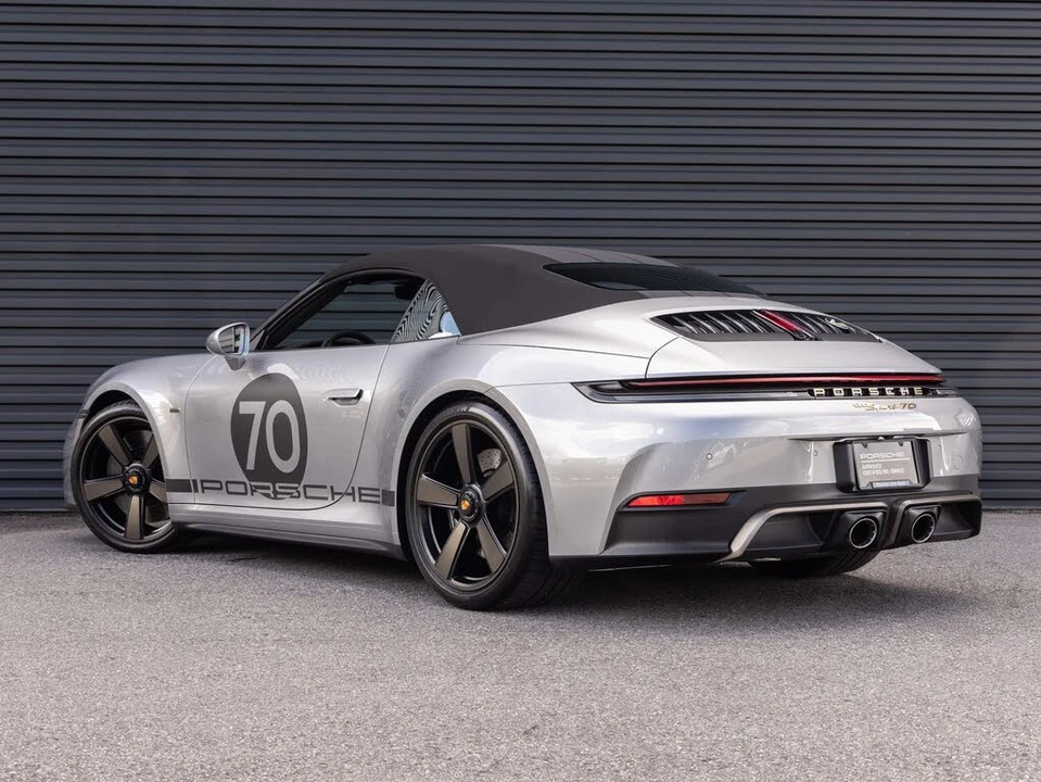 2026 Porsche 911 - Image 6 of 31
