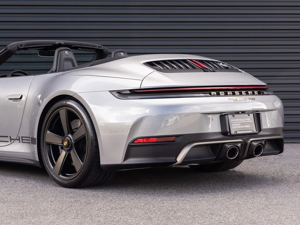 2026 Porsche 911 - Image 12 of 31