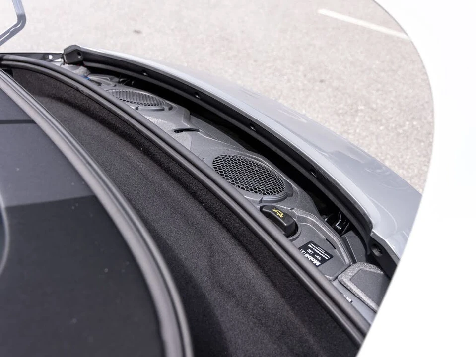 2026 Porsche 911 - Image 28 of 31