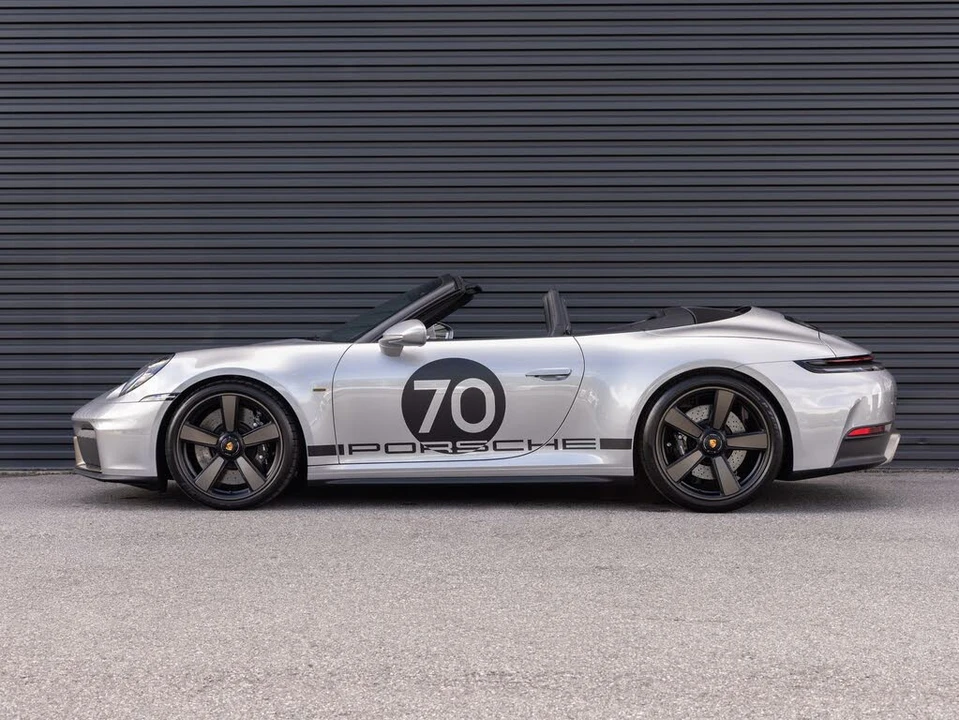 2026 Porsche 911 - Image 2 of 31