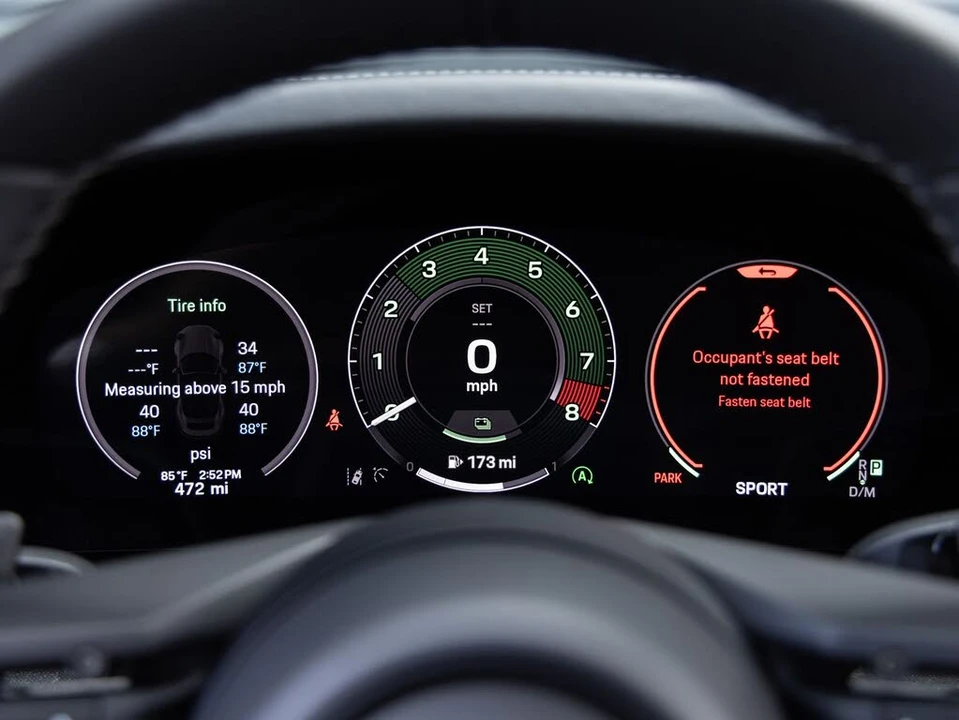2026 Porsche 911 - Image 14 of 31