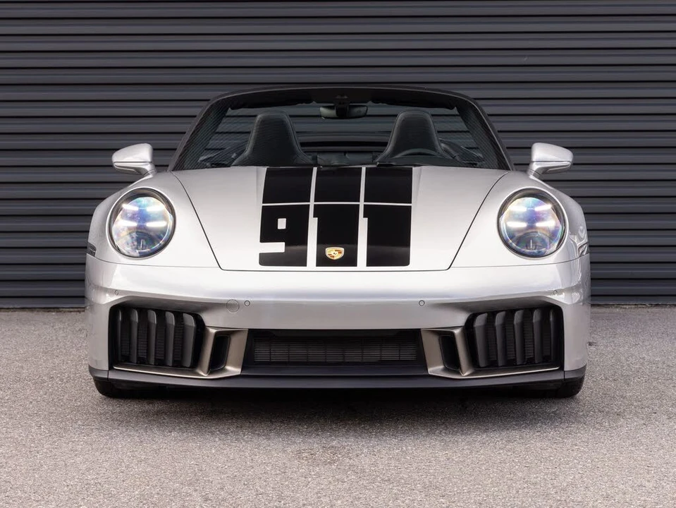 2026 Porsche 911 - Image 8 of 31
