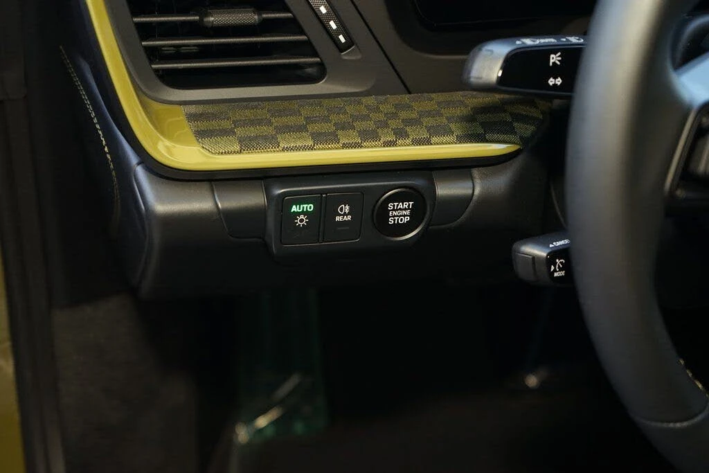 2026 Porsche 911 - Image 28 of 31