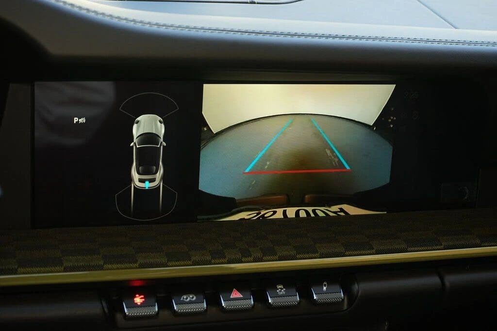 2026 Porsche 911 - Image 17 of 31