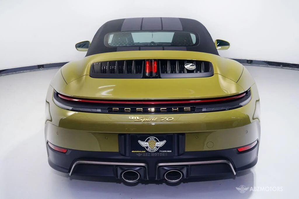 2026 Porsche 911 - Image 8 of 31