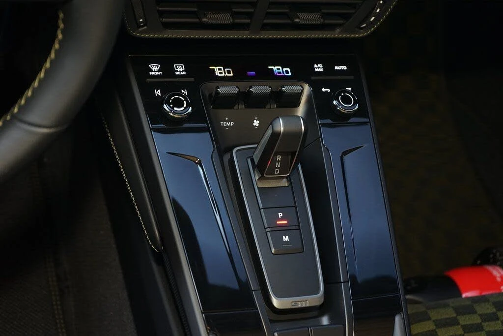 2026 Porsche 911 - Image 19 of 31
