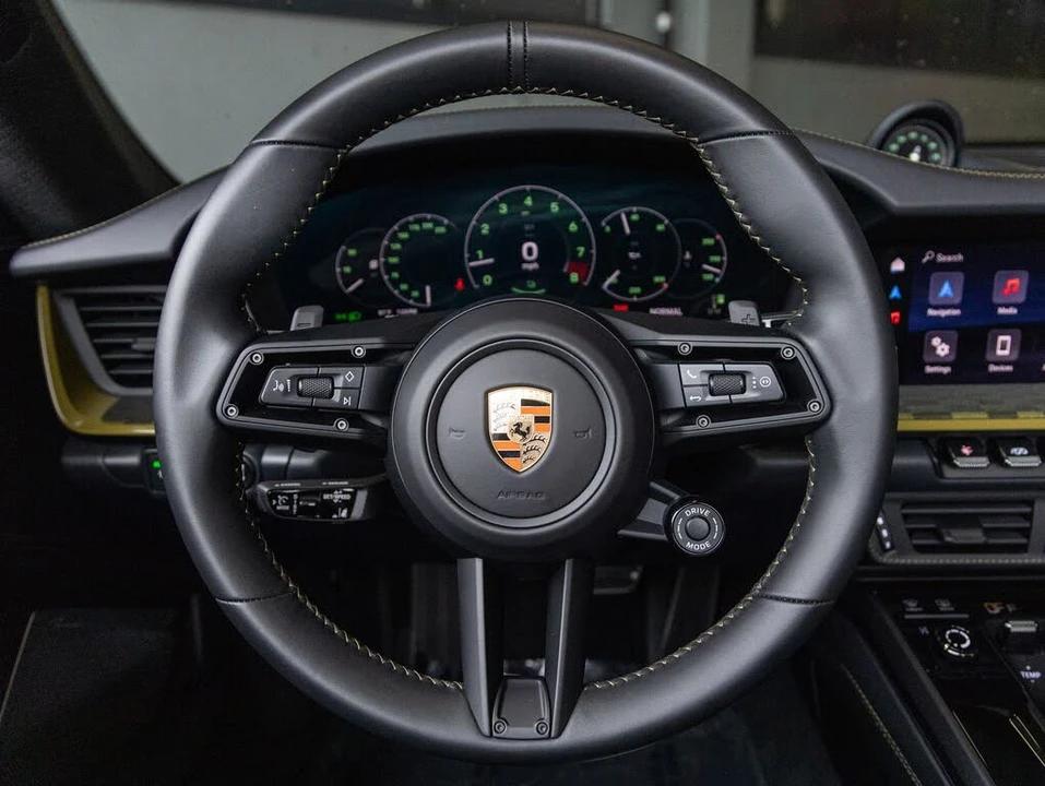2026 Porsche 911 - Image 15 of 31