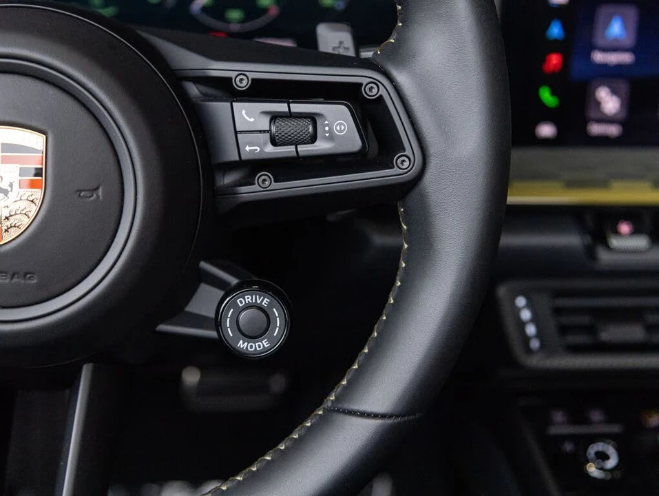 2026 Porsche 911 - Image 18 of 31