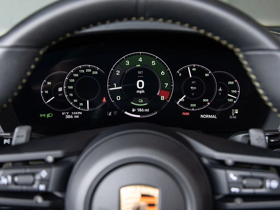 2026 Porsche 911 - Image 16 of 31