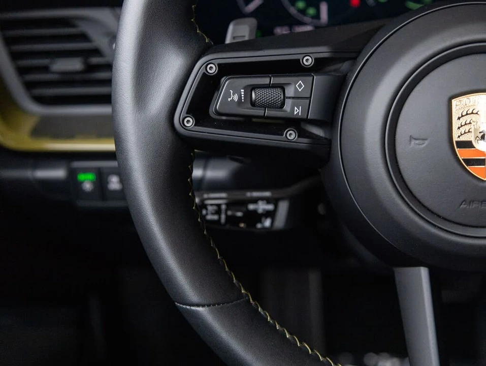 2026 Porsche 911 - Image 17 of 31