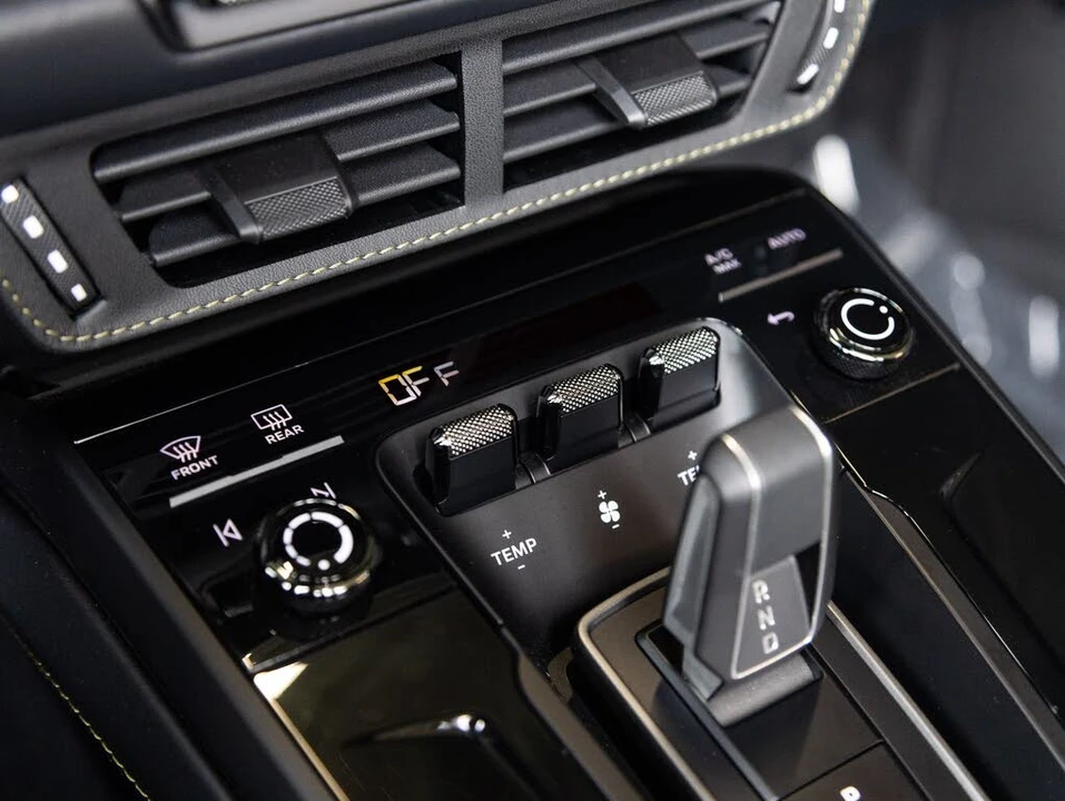 2026 Porsche 911 - Image 29 of 31