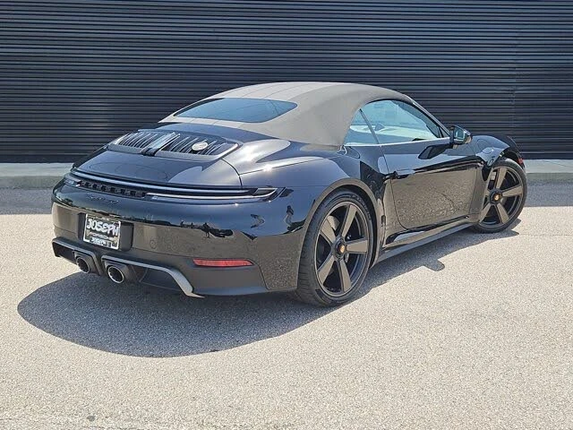 2026 Porsche 911 - Image 8 of 31