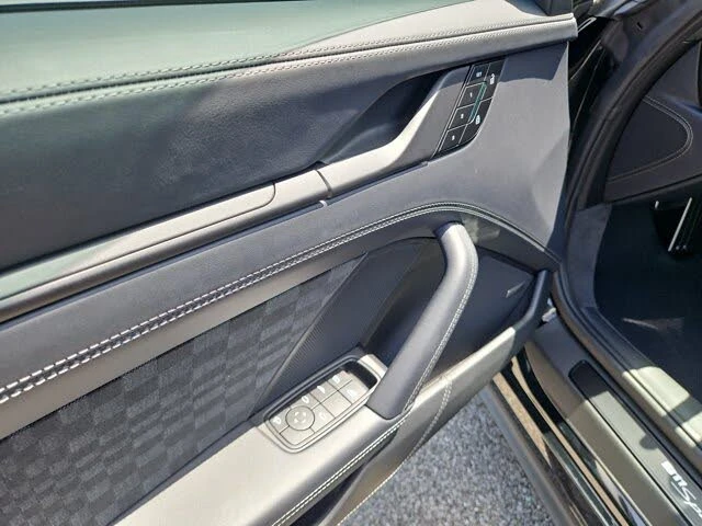 2026 Porsche 911 - Image 21 of 31
