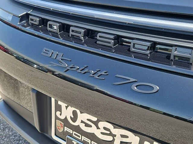 2026 Porsche 911 - Image 15 of 31