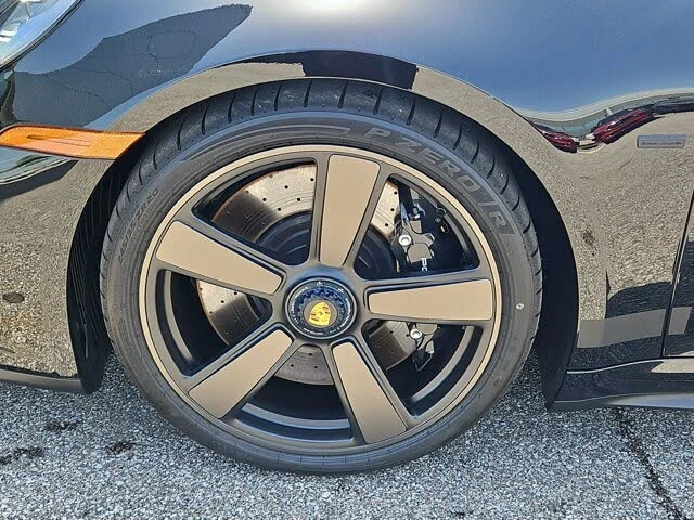 2026 Porsche 911 - Image 11 of 31