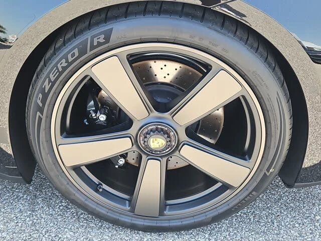 2026 Porsche 911 - Image 12 of 31