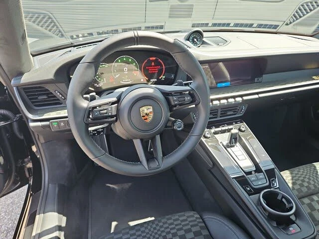 2026 Porsche 911 - Image 18 of 31