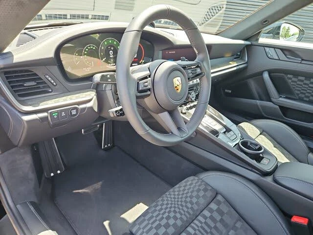 2026 Porsche 911 - Image 4 of 31