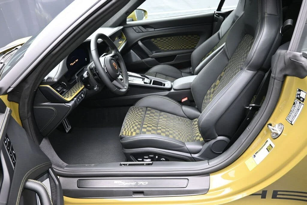 2026 Porsche 911 - Image 7 of 31