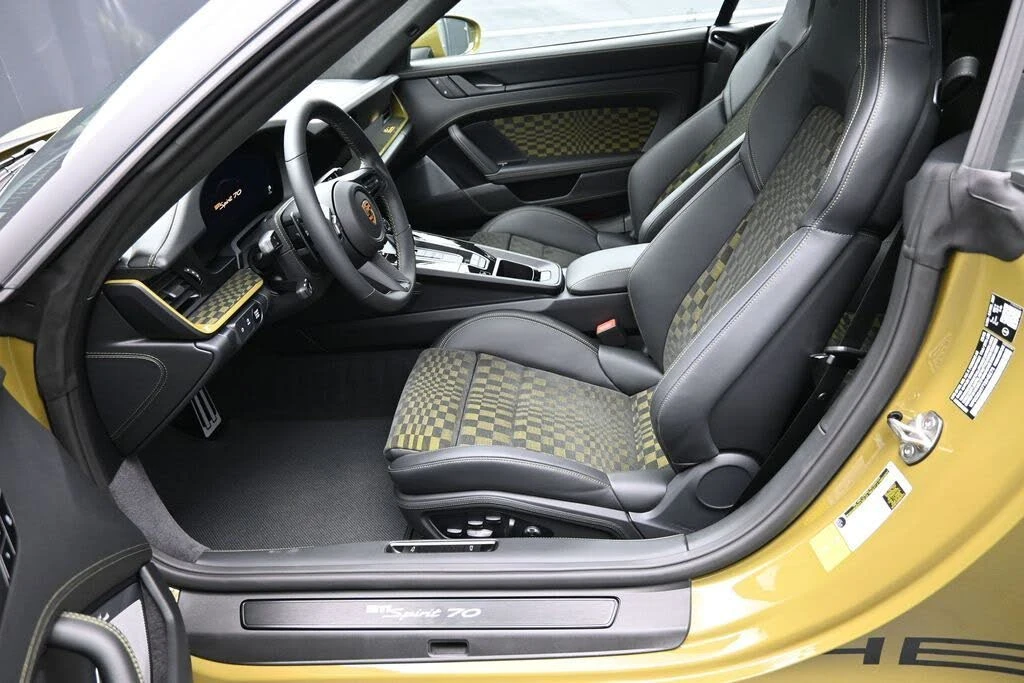 2026 Porsche 911 - Image 6 of 31