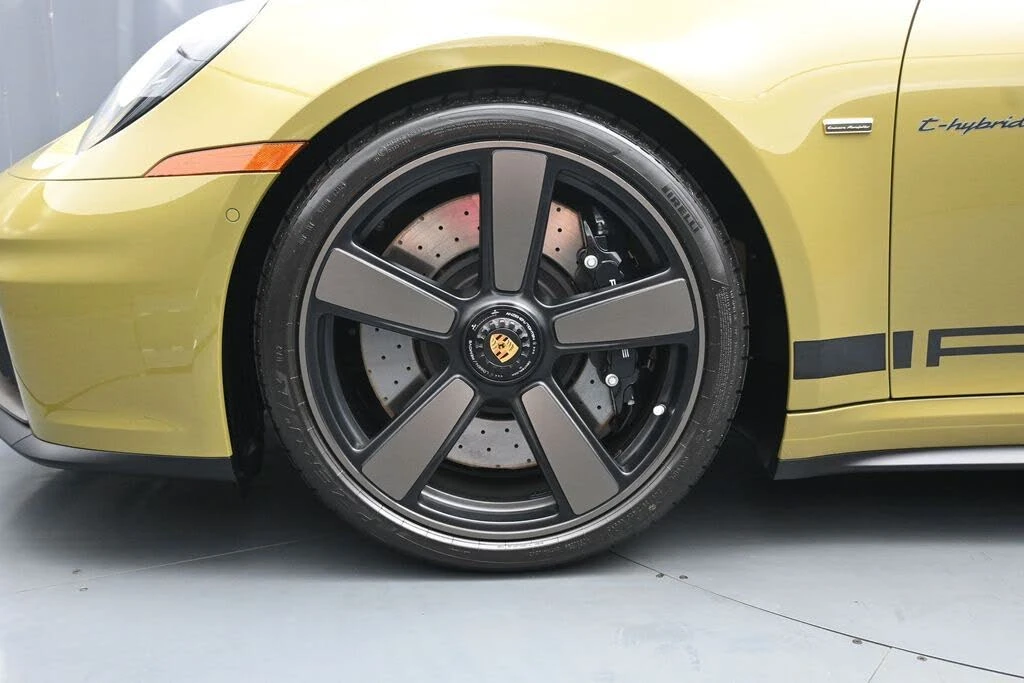 2026 Porsche 911 - Image 10 of 31