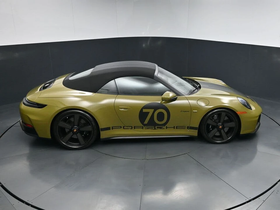 2026 Porsche 911 - Image 25 of 31