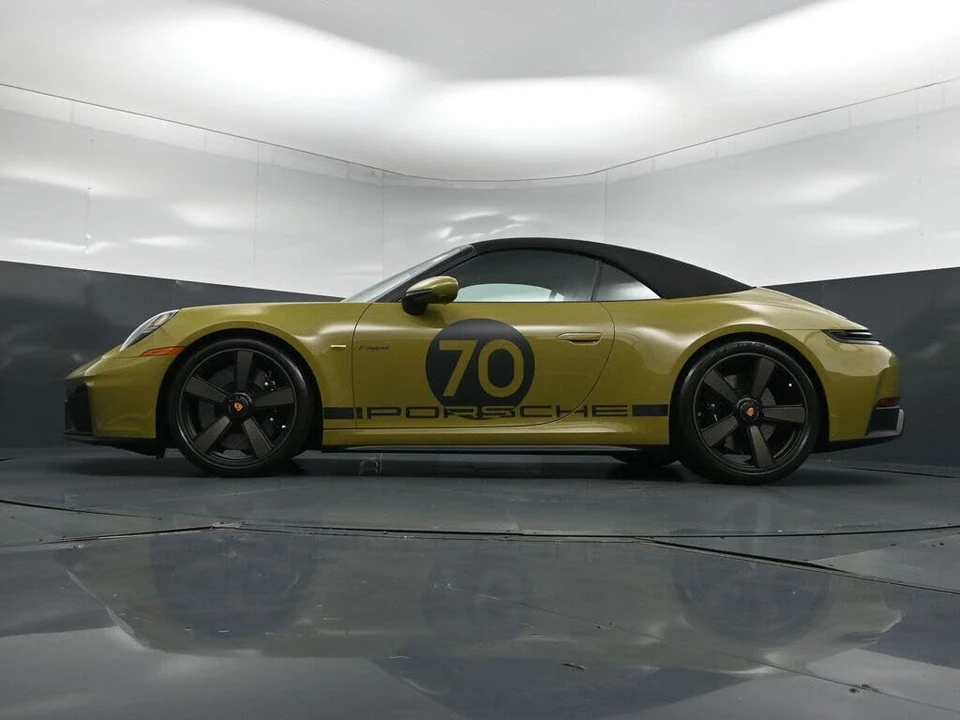 2026 Porsche 911 - Image 29 of 31