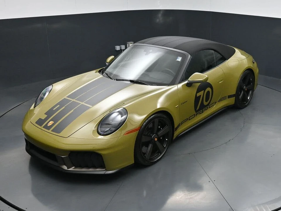 2026 Porsche 911 - Image 20 of 31