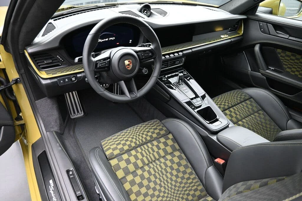2026 Porsche 911 - Image 4 of 31