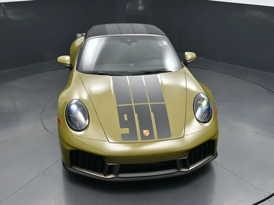 2026 Porsche 911 - Image 27 of 31