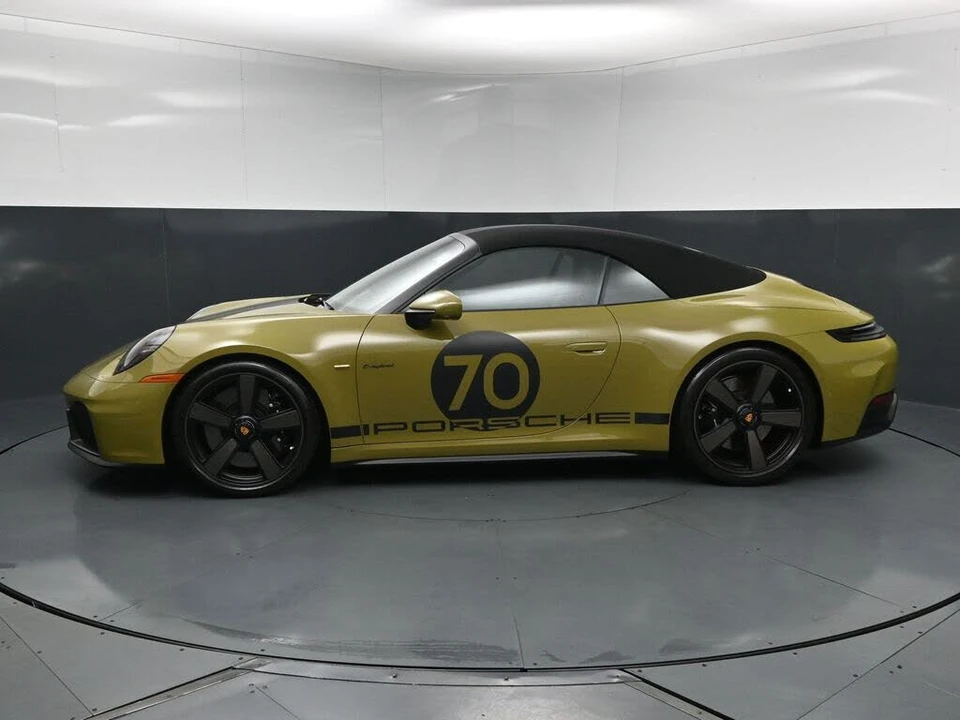 2026 Porsche 911 - Image 2 of 31