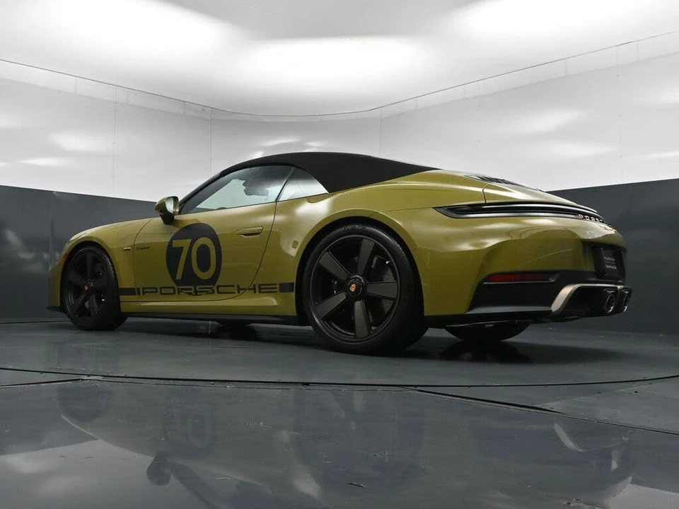 2026 Porsche 911 - Image 30 of 31