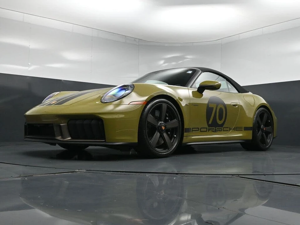 2026 Porsche 911 - Image 28 of 31